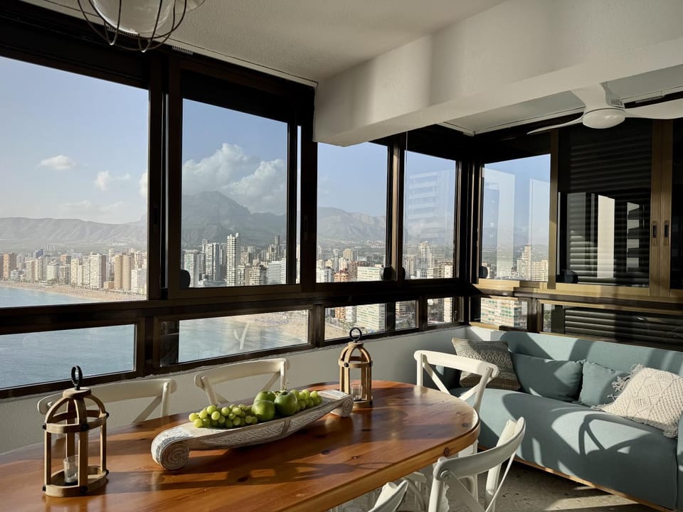 View (from property/room), Balcony/Terrace, Dining area, City view, Mountain view, Sea view