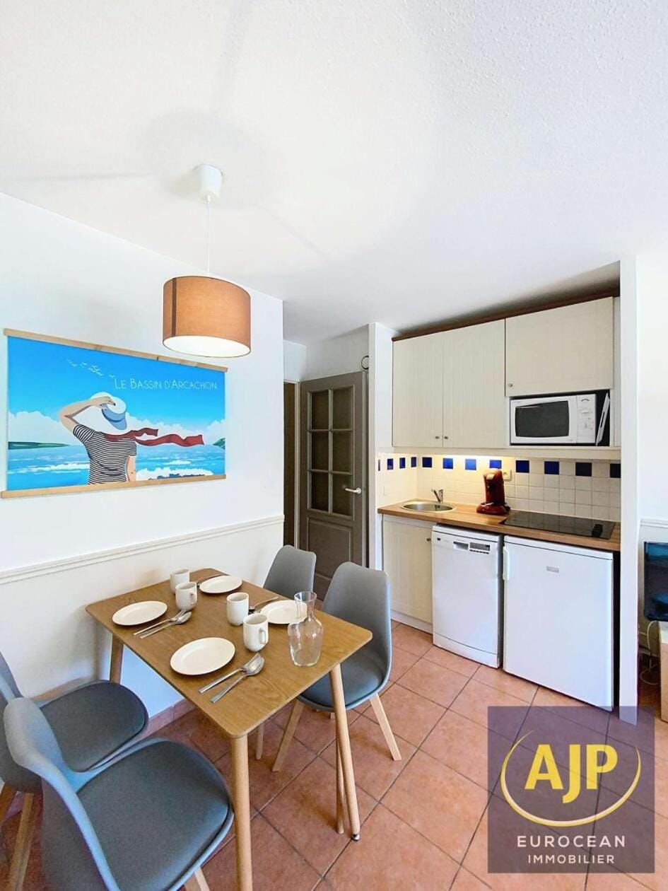 Résidence Lacanau Les Pins - Appartement 4 pers. – Résidence de tourisme avec piscine – Lacanau Océan MAE-0721 Villa in Lacanau