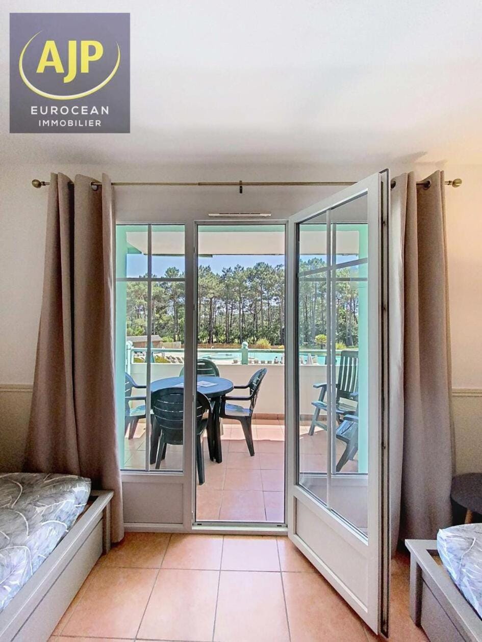 Résidence Lacanau Les Pins - Appartement 4 pers. – Résidence de tourisme avec piscine – Lacanau Océan MAE-0721 Villa in Lacanau