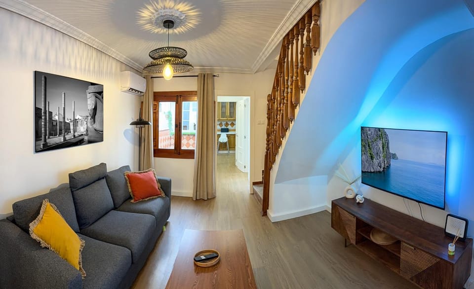 Summer, TV and multimedia, Living room, heating, air conditioner