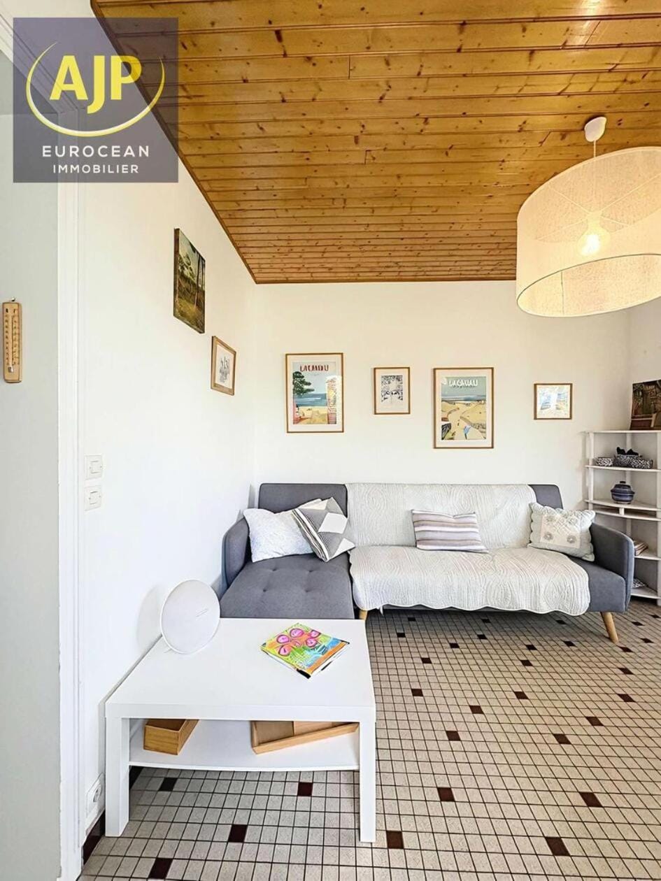 Résidence 04094-lacanau Ocean - Authentique Canaulaise centenaire avec grand jardin – 7 pers. MAE-0971 Villa in Lacanau