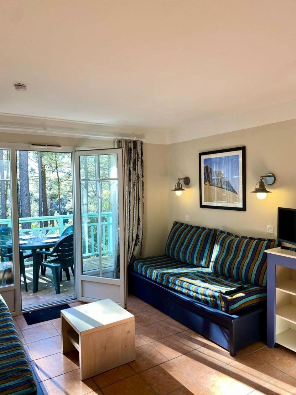 Résidence Lacanau Les Pins - Domaine du Golf - Appartement T2 dans résidence avec piscine collective chauffée MAE-8341 Villa in Lacanau