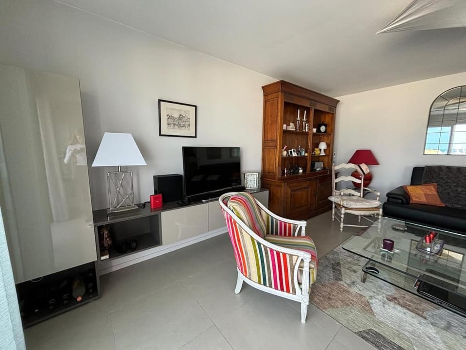 Communal lounge/ TV room, TV and multimedia