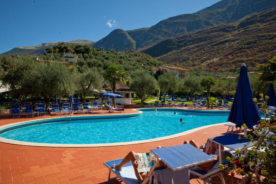 Day, Swimming pool