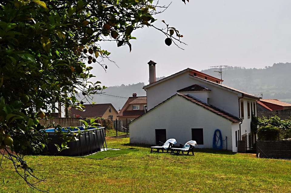 Property building, Day, Natural landscape, Garden, Garden view, Mountain view