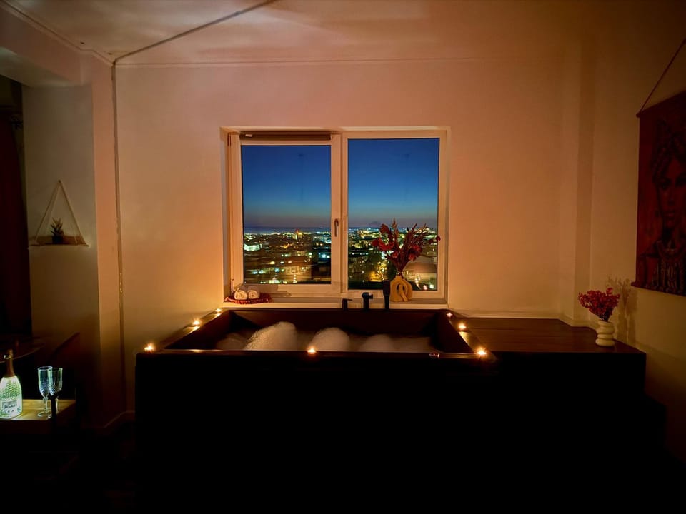 Night, Hot Tub, Bedroom