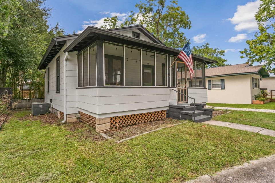 Pacific Cove #8 - Pet-Friendly in Old Florida House in Saint Augustine