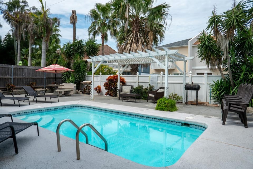 Casa Malbec B - Walk to the Beach - Wifi Apartment in South Padre Island