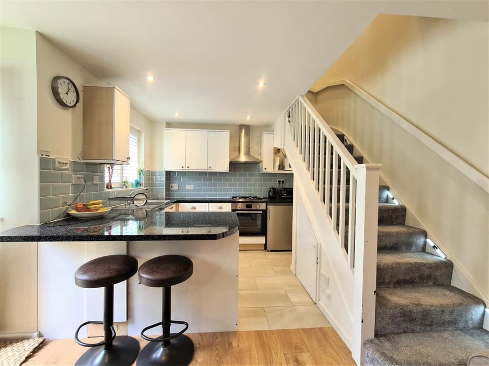 1 Bed Terraced House Apartment in London Borough of Hillingdon