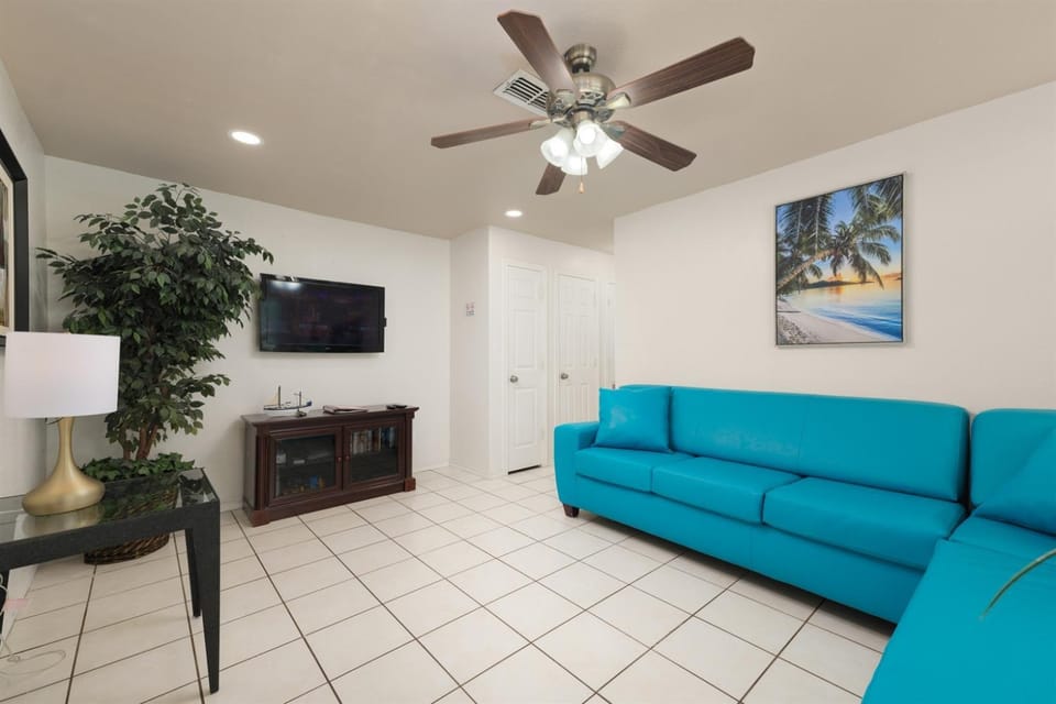 Casa Malbec C - Walk to the Beach - Wifi Apartment in South Padre Island