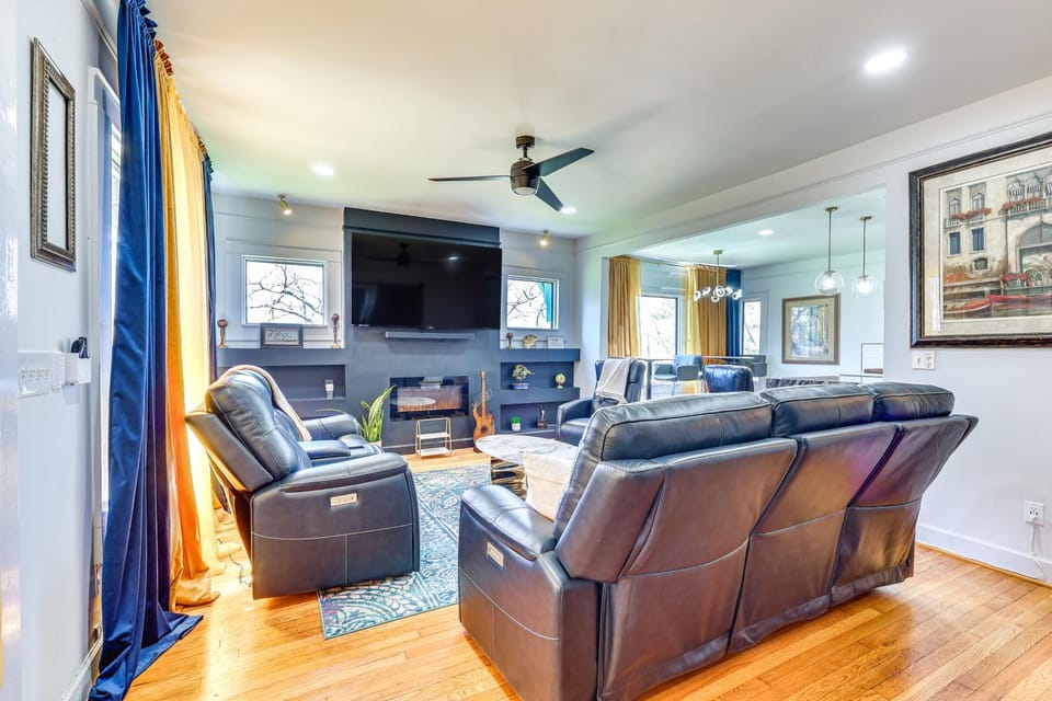 Walk to Amphitheater: Birmingham Retreat w/ Games House in Birmingham