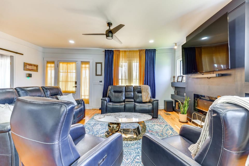 Walk to Amphitheater: Birmingham Retreat w/ Games House in Birmingham