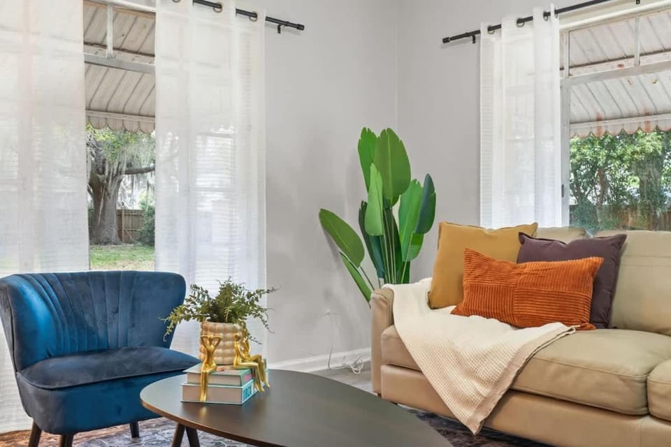 SUPER BOHO - Lake Toho Timeless Charm House in Kissimmee