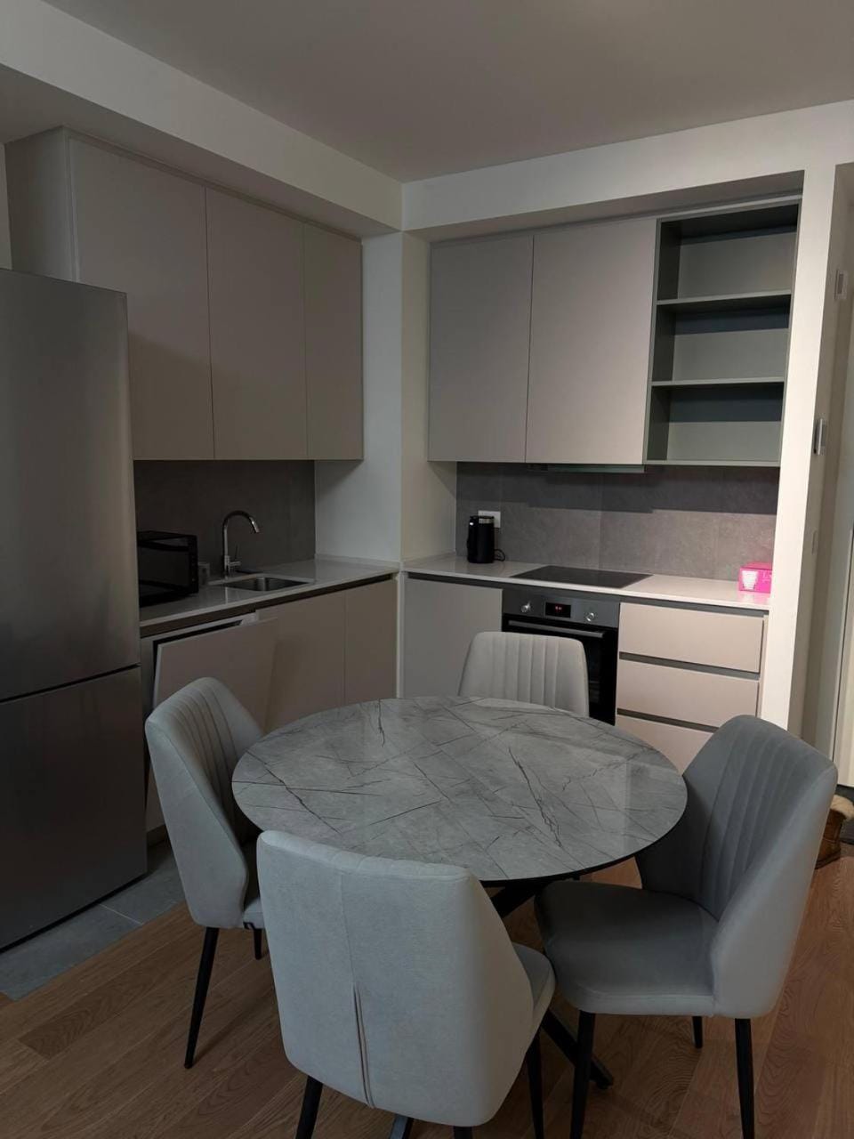 Kitchen or kitchenette, Dining area, stove