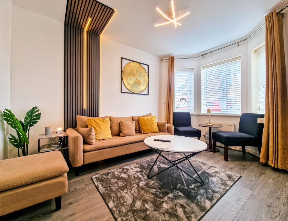 TV and multimedia, Living room, Seating area