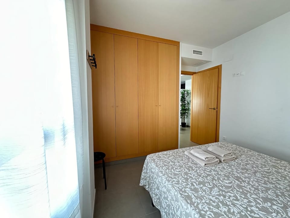 Bed, Photo of the whole room, Bedroom, towels, wardrobe