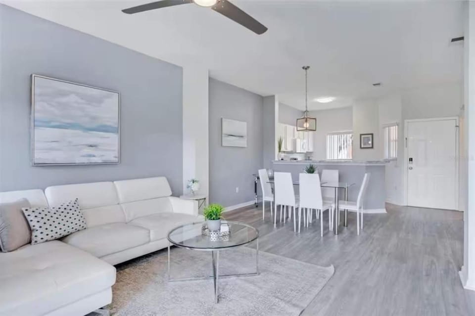 SUPER YES - MANY AMENITIEs RELAX GYM COURTs House in Kissimmee