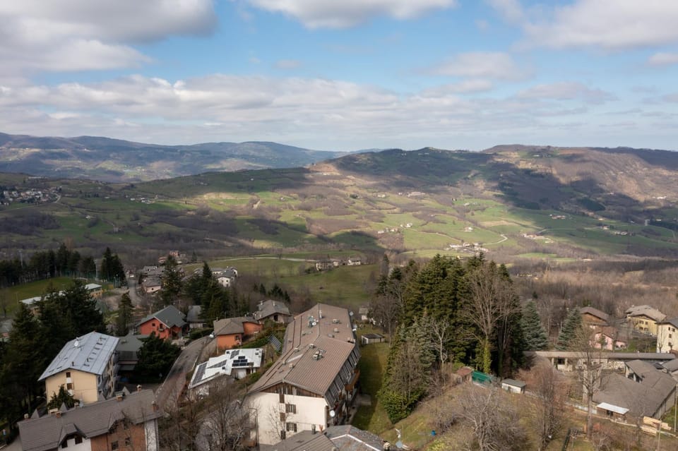Nearby landmark, Natural landscape, Mountain view