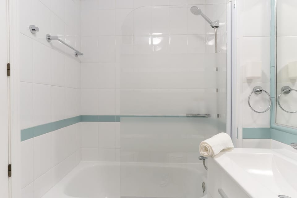 Bathroom, Bath