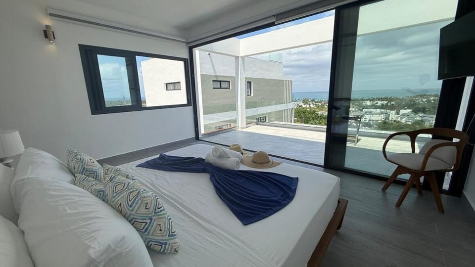 Living room, Photo of the whole room, Bedroom