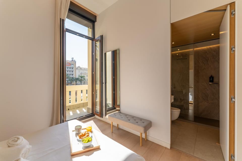 Bed, Bathroom, Balcony/Terrace