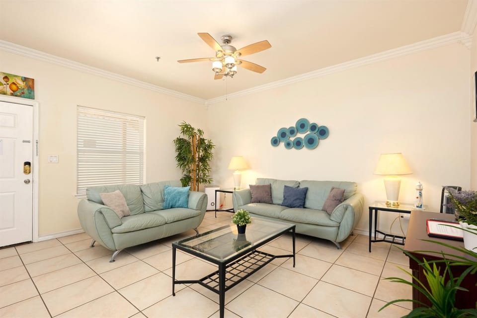 Ocean Garden 3 - Walk to the Beach - WiFi Apartment in South Padre Island