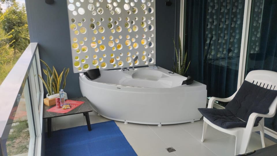 Natural landscape, Hot Tub