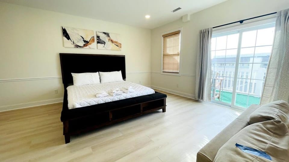 The best location Great Ocean View 7BR pool Apartment in Atlantic Beach