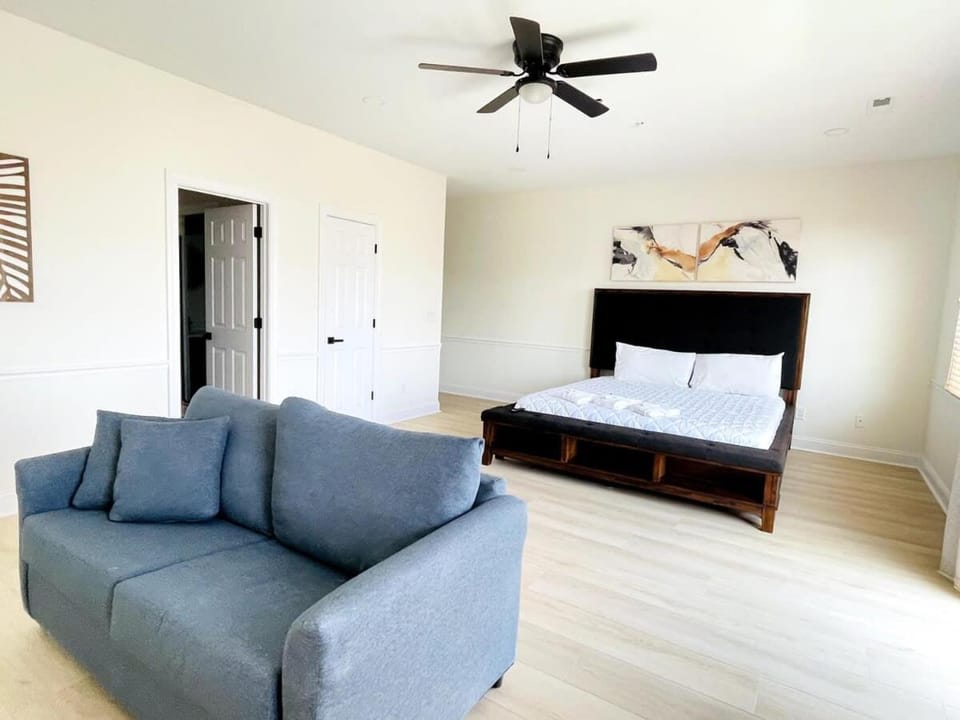 The best location Beautiful Ocean View 7BR pool Apartment in Atlantic Beach