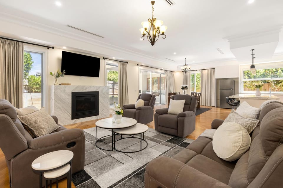 TV and multimedia, Living room, Seating area