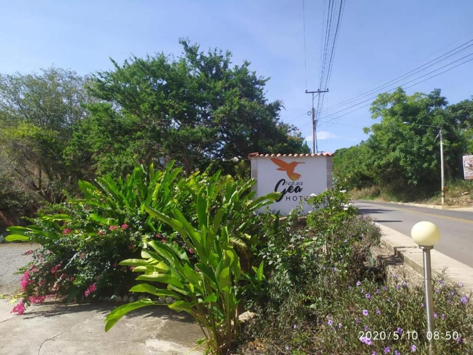Property building, Facade/entrance, Seasons, Location