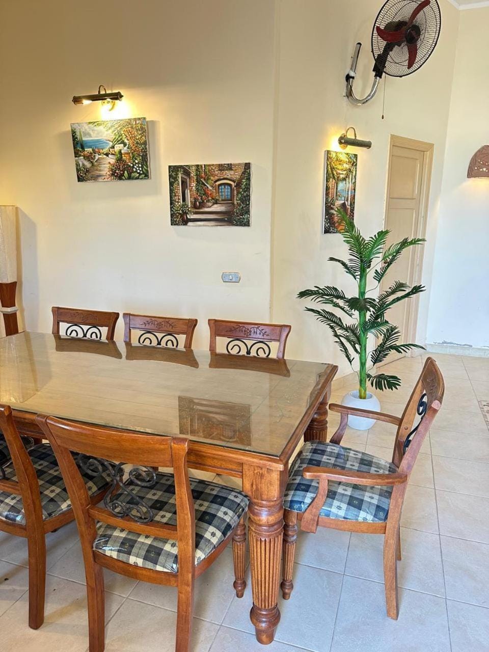 استمتع بزيارة لا تنسى في مارينا العلمين على البحر مباشر 4 غرف مكيف Villa in Egypt
