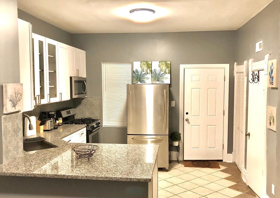 Kitchen or kitchenette, oven, pet friendly