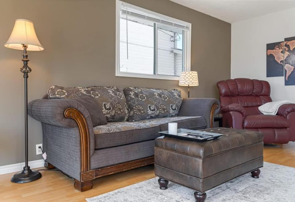 Hoodoo Hideout - 2BR House - Family Retreat - King Suite House in Drumheller
