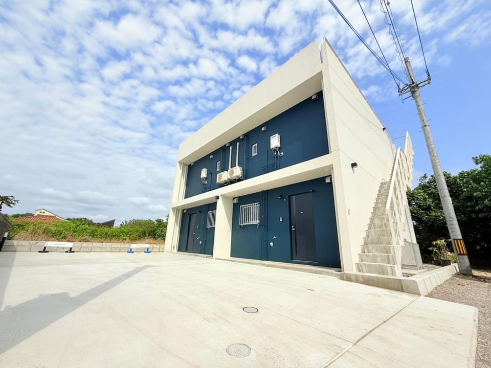 Property building, Day