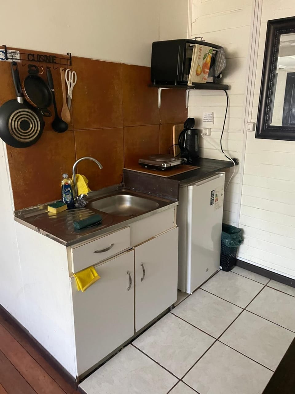 Kitchen or kitchenette