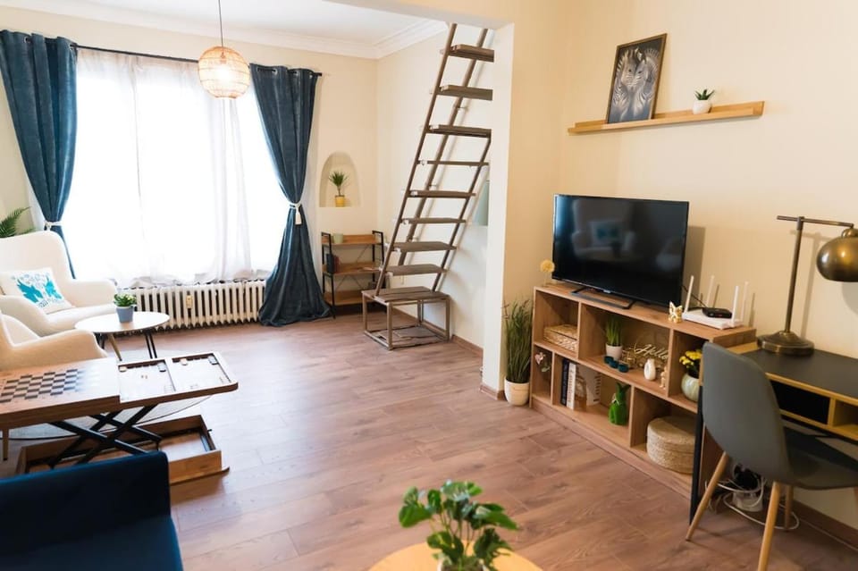 Artistic and cozy apartment in the center of Sofia Apartment in Sofia