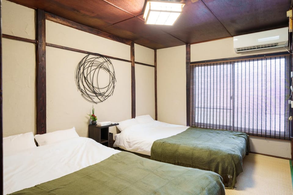 Bed, Photo of the whole room, Bedroom, air conditioner