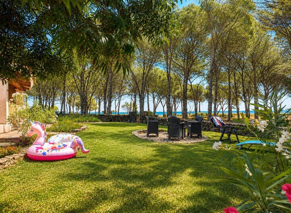 Beachfront Villa Sea & Garden - 2BR - AC - WiFi - BBQ - Parking - Pet Friendly House in Sardinia