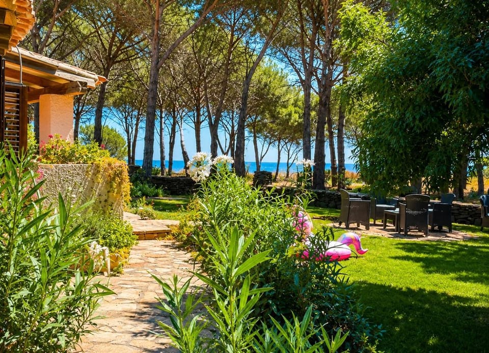 Beachfront Villa Sea & Garden - 2BR - AC - WiFi - BBQ - Parking - Pet Friendly House in Sardinia
