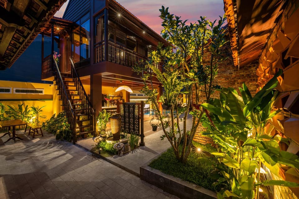 Property building, Restaurant/places to eat, Night, Garden, Lobby or reception, Garden view