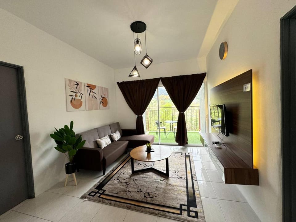 Eisya Homestay 2 at Emerald Avenue Brinchang Apartment in Brinchang