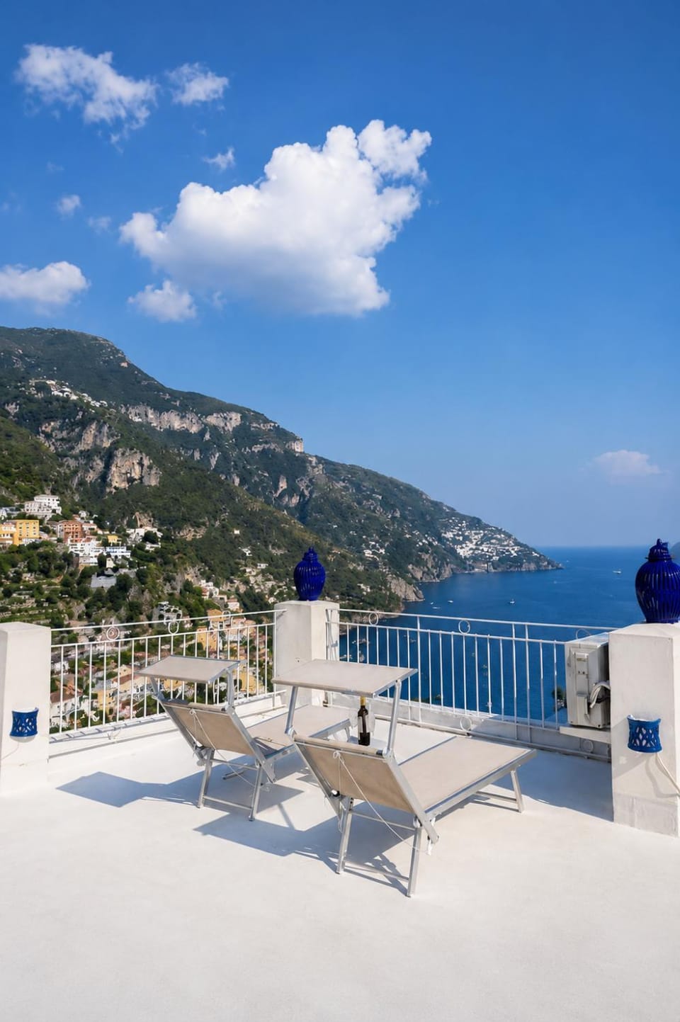 View (from property/room), City view, Landmark view, Sea view, sunbed