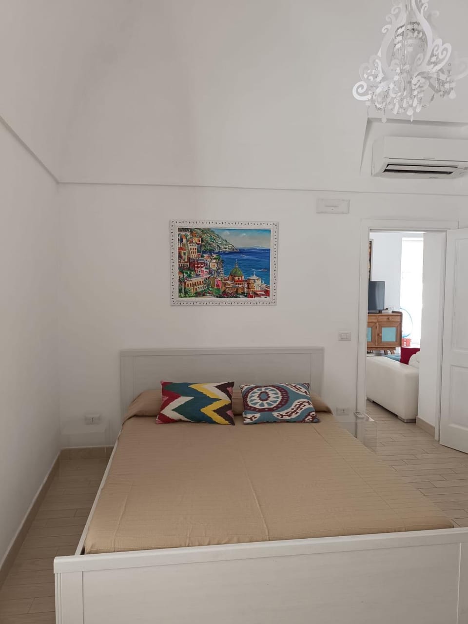 Bed, Photo of the whole room, Bedroom, wardrobe, air conditioner