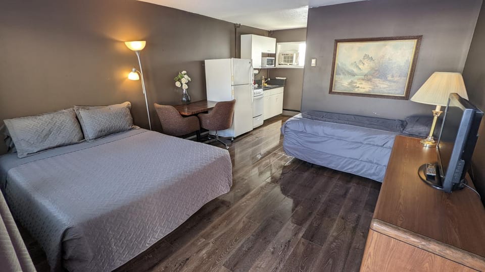 Deerview Lodge & Cabins - Princeton BC Cabin in British Columbia