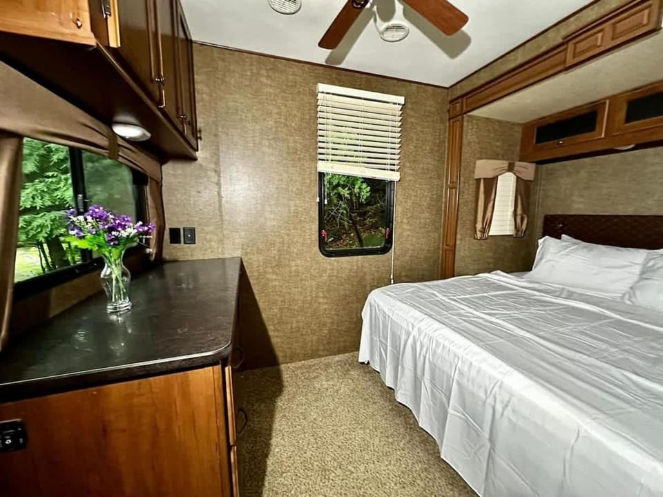 Lakefront RV Cottage in Parry Sound #18 Campground/ 
RV Resort in Parry Sound