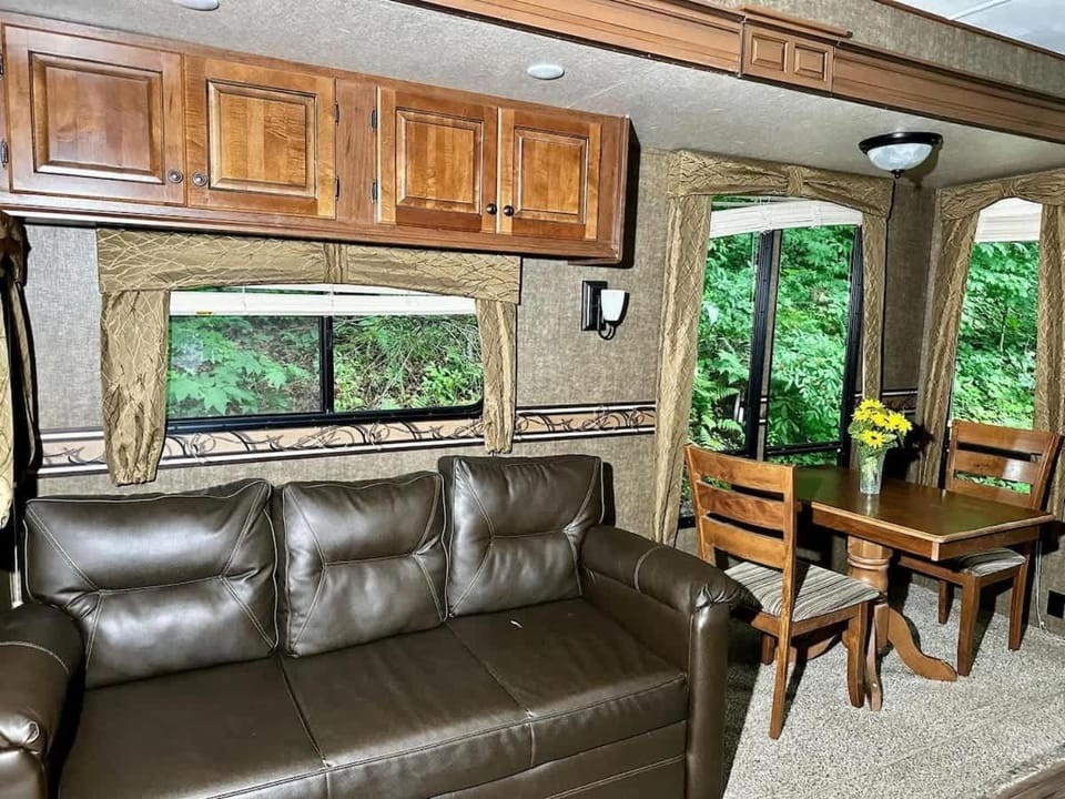 Lakefront RV Cottage in Parry Sound #18 Campground/ 
RV Resort in Parry Sound