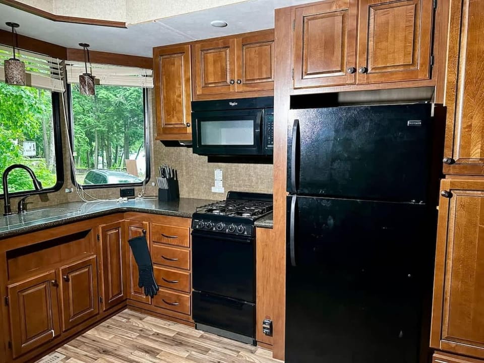 Lakefront RV Cottage in Parry Sound #18 Campground/ 
RV Resort in Parry Sound