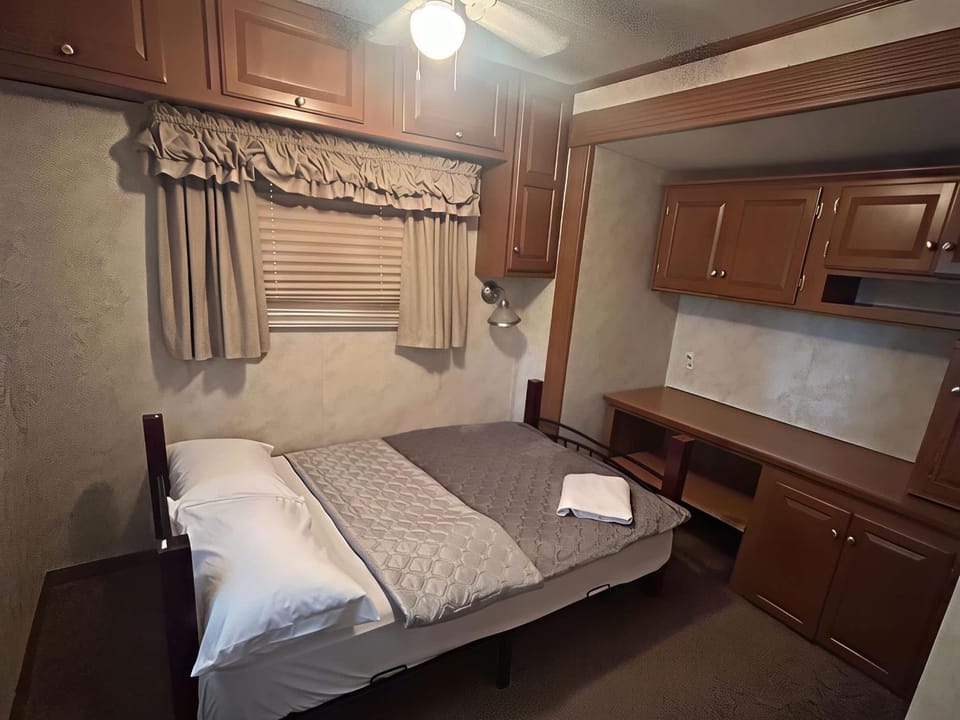 Lakefront RV Cottage in Parry Sound #3 Campground/ 
RV Resort in Parry Sound
