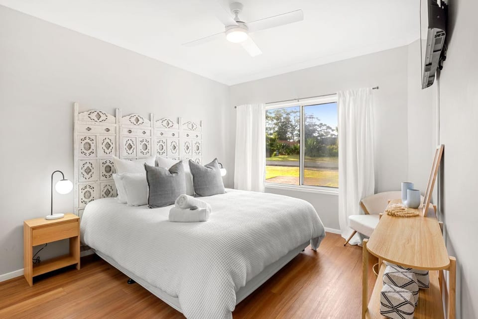 Mar-Lins - Pet Friendly - 2 Mins Walk to Beach House in Callala Bay